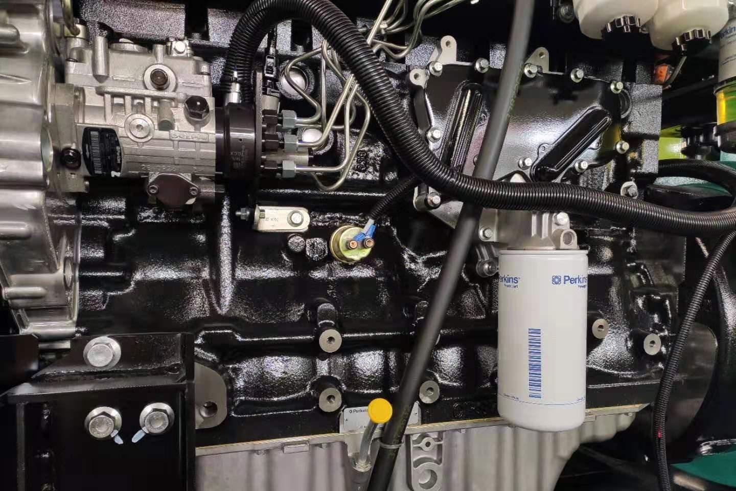 關于柴油發電機組濾清器的保養